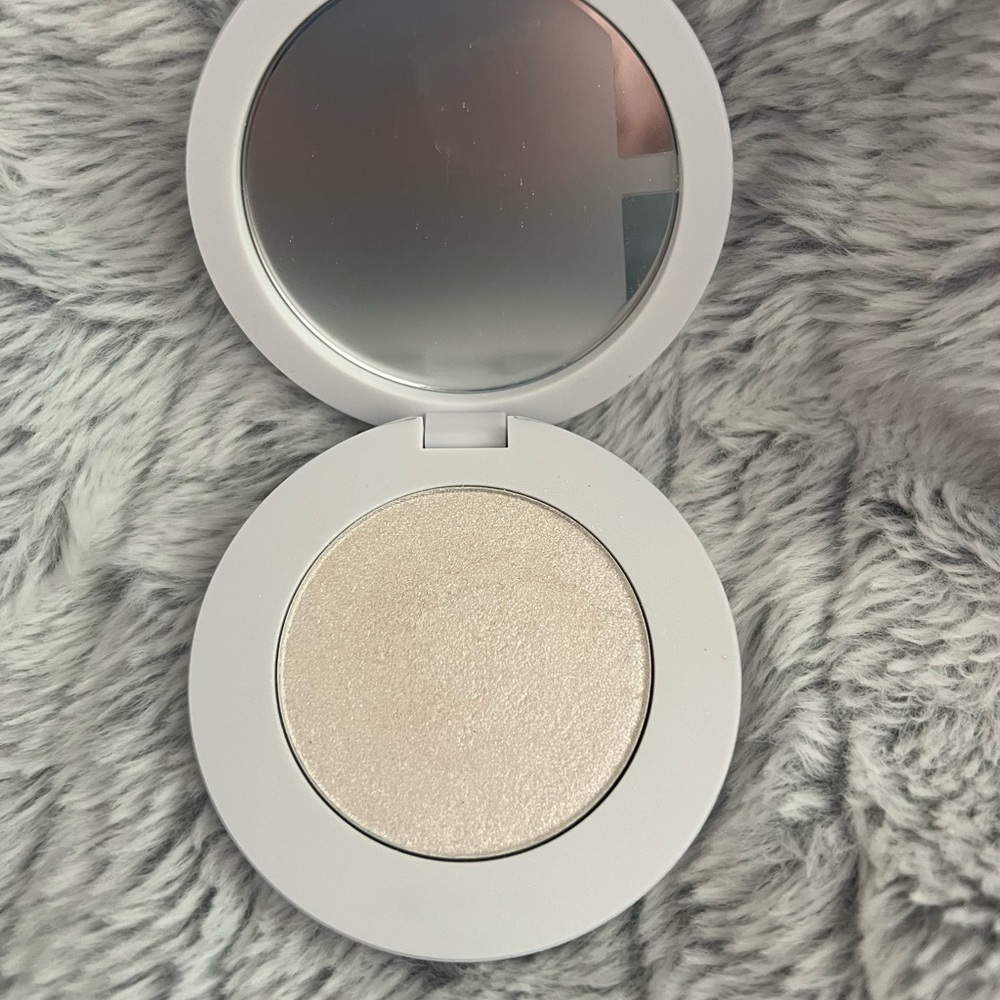 Makeup By Mario Opal Soft Glow Highlighter